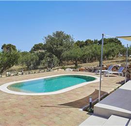 4 bedroom villa with pool, Castellammare del Golfo, sleeps 8-9